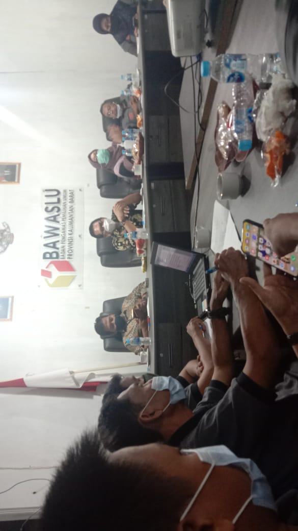 Bawaslu Kalimantan Barat gelar Rapat persiapan peyusunan Laporan akhir Divisi Penanganan Pelanggaran Pemilihan Bupati dan Wakil Bupati Tahun 2020