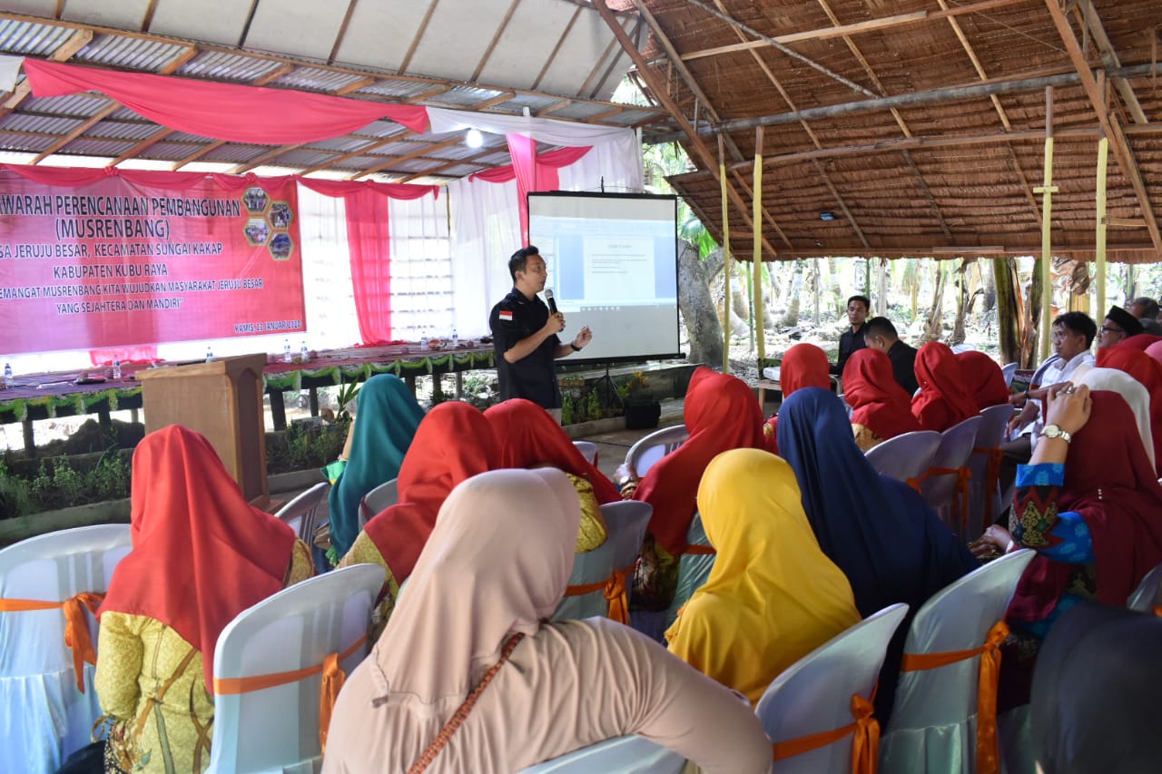 Bawaslu Kubu Raya Sosialisasi Pengawasan Partisipatif" di Desa Wisata Equator Park Jeruju Besar"