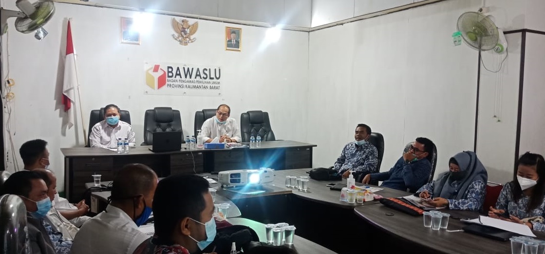 Bawaslu Kubu Raya ikuti Review dan Finalisasi Laporan Akhir Divisi Penyelesaian Sengketa pada Pemilihan Tahun 2020