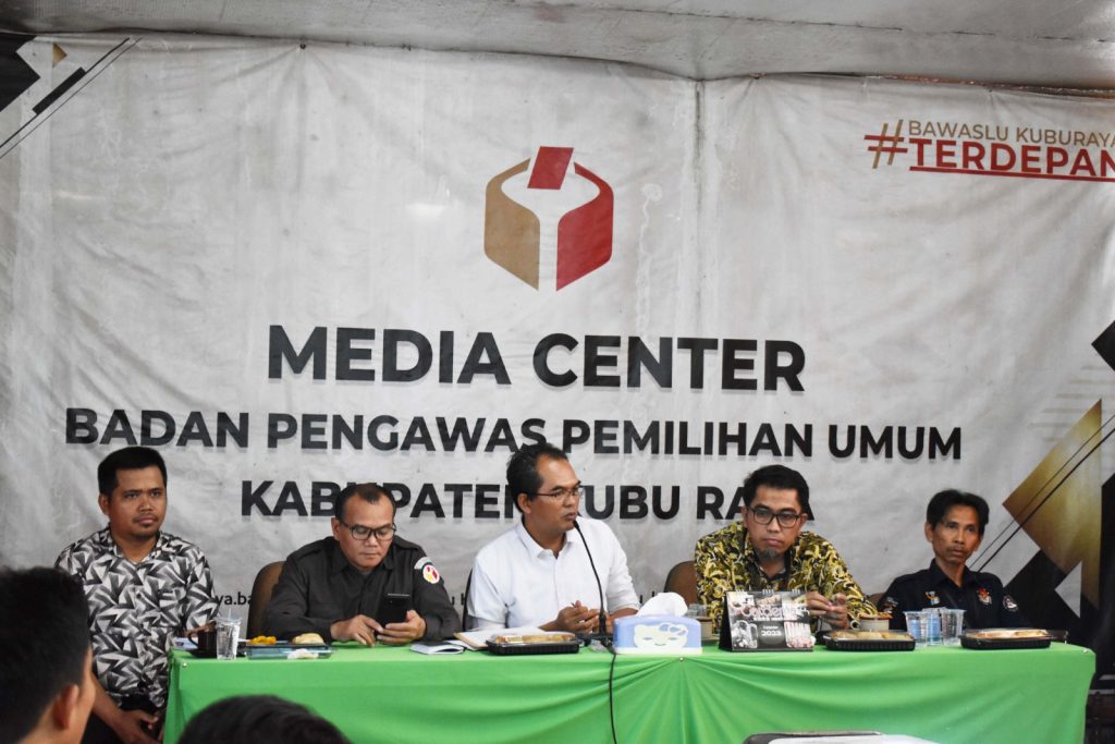 Bawaslu Kubu Raya Gelar Diskusi terarah bersama KPU Kubu Raya terkait PKPU 15 tahun 2023 tentang Kampanye Pemilihan Umum