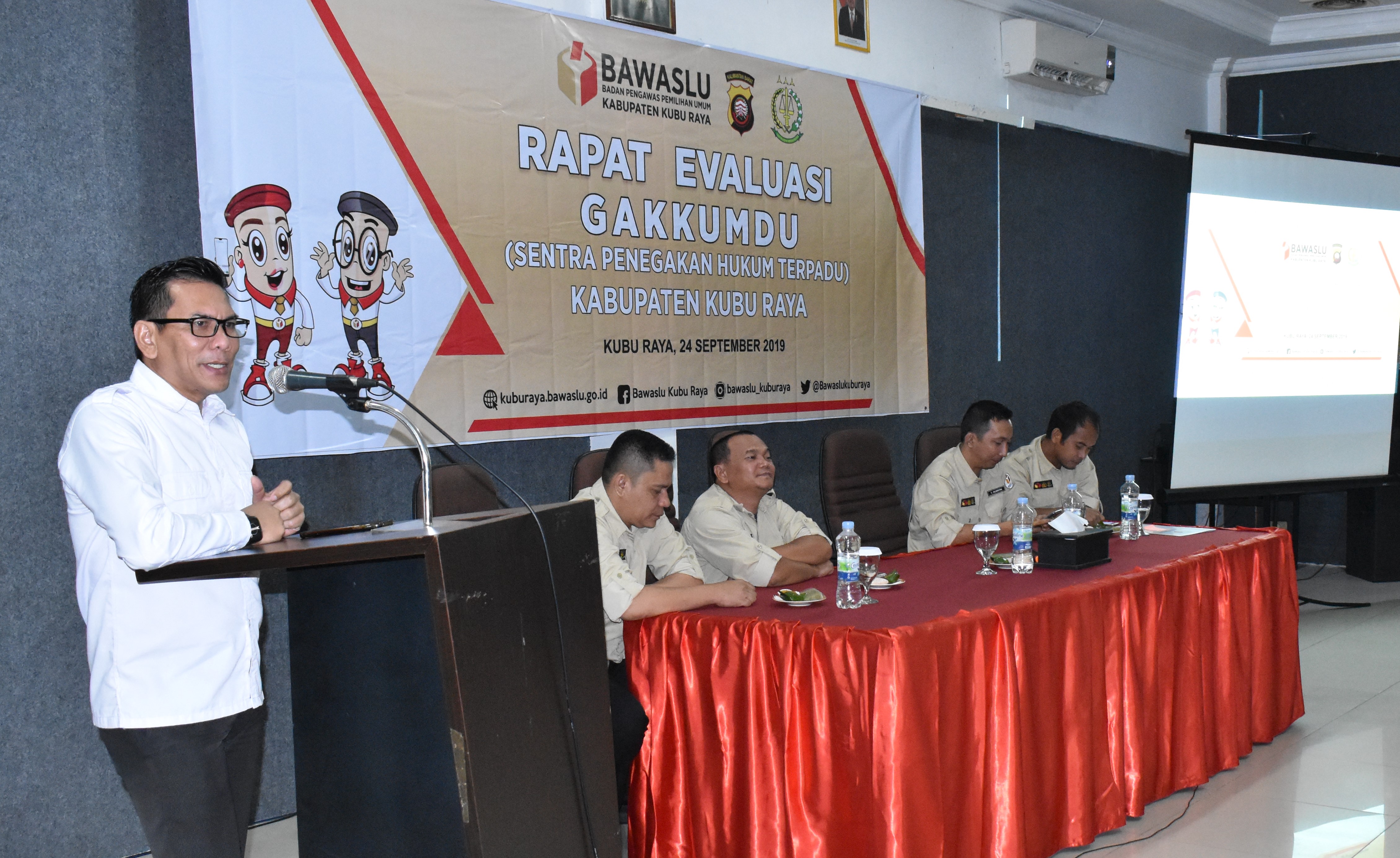 Rapat Evaluasi Sentra Gakkumdu Bawaslu Kabupaten Kubu Raya