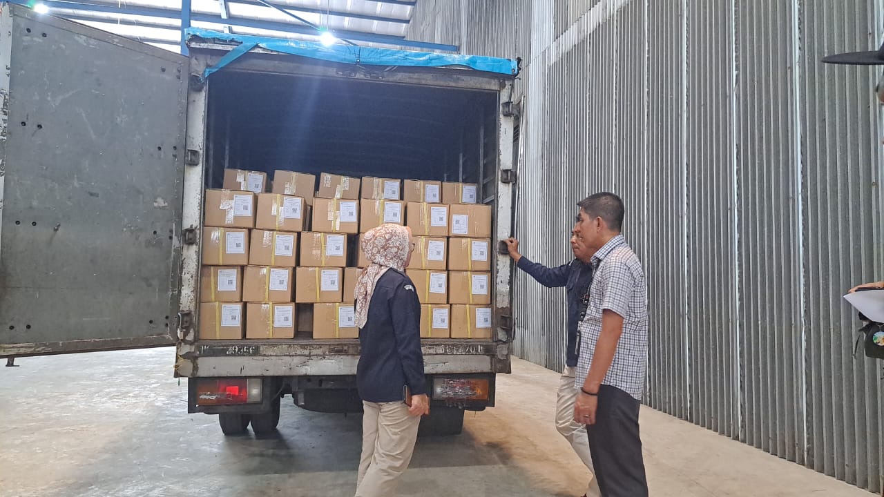 Bawaslu Kubu Raya Awasi Kedatangan Logistik Surat Suara Pilgub 2024