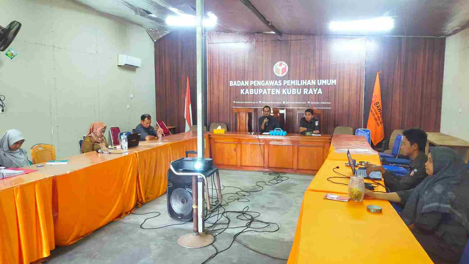 Bawaslu Kubu Raya Gelar Rapat Rutin, Fokus pada Penyusunan Program Divisi Non-Budgeter dan Peningkatan Kapasitas SDM
