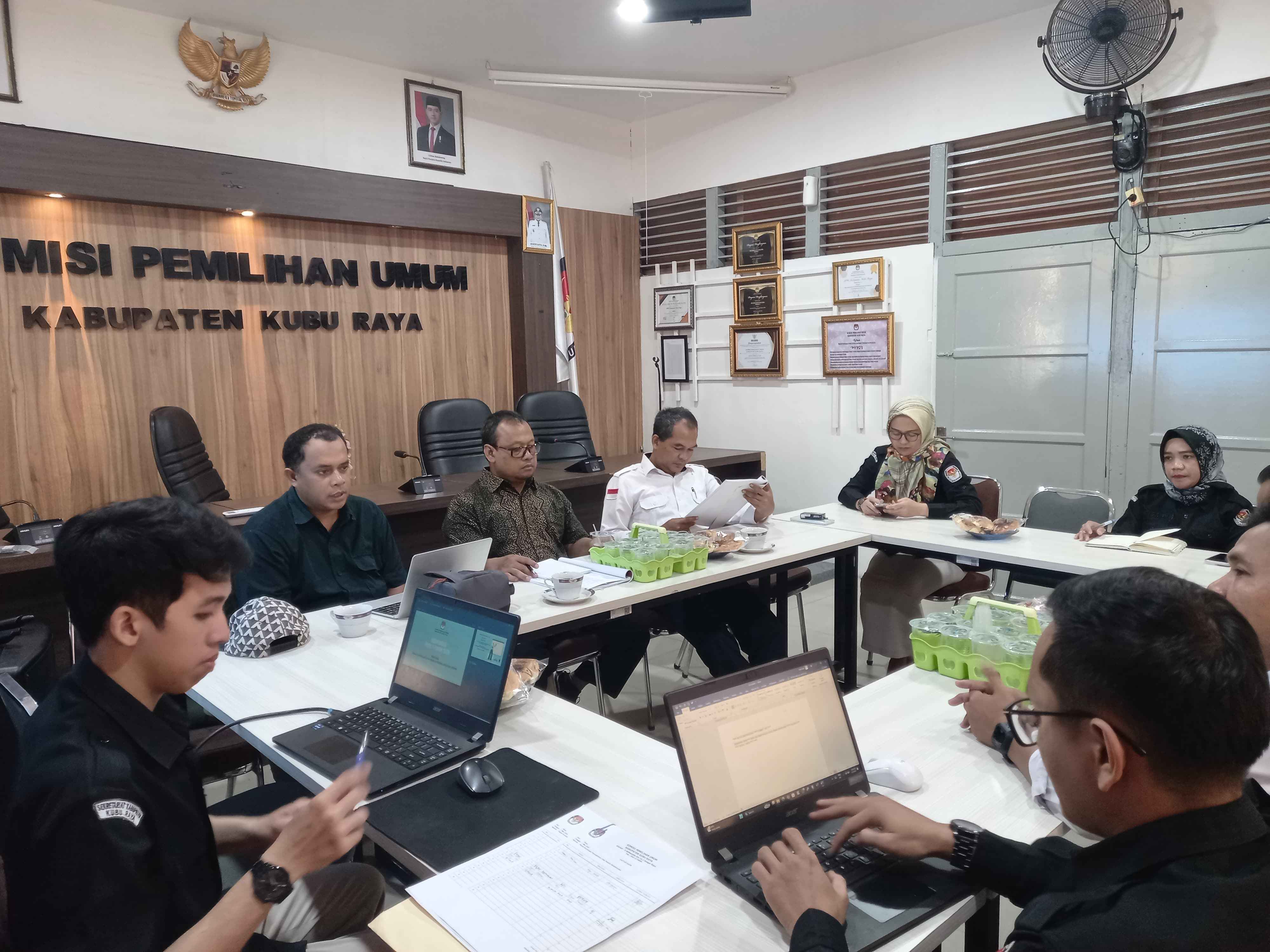 Ketua Bawaslu Kubu Raya Hadiri Rapat Koordinasi Pemutakhiran Data Pemilih Berkelanjutan