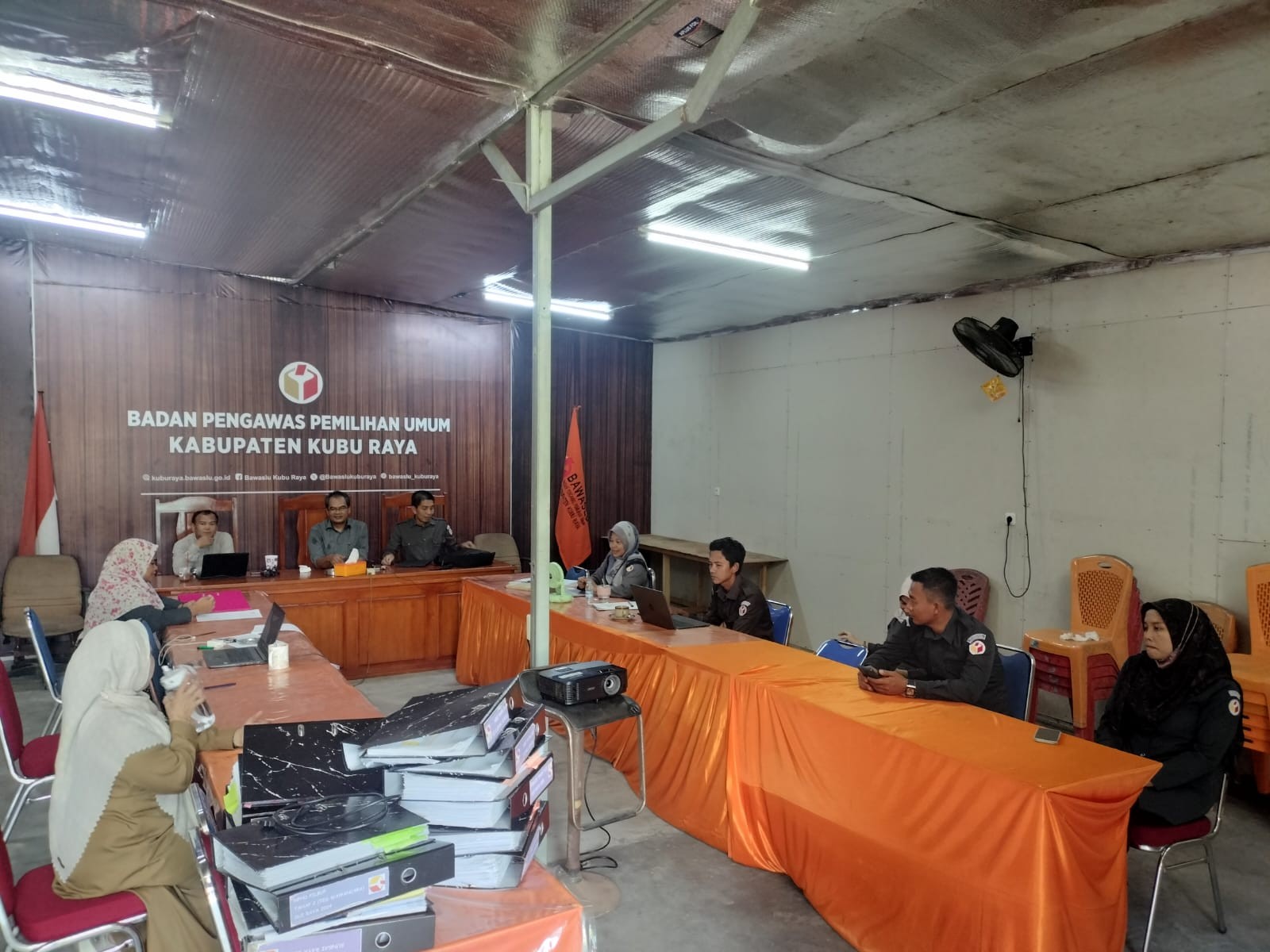 Bawaslu Kubu Raya Gelar Rapat Rutin, Bahas Perjanjian Kerja Sama dengan Pemkab