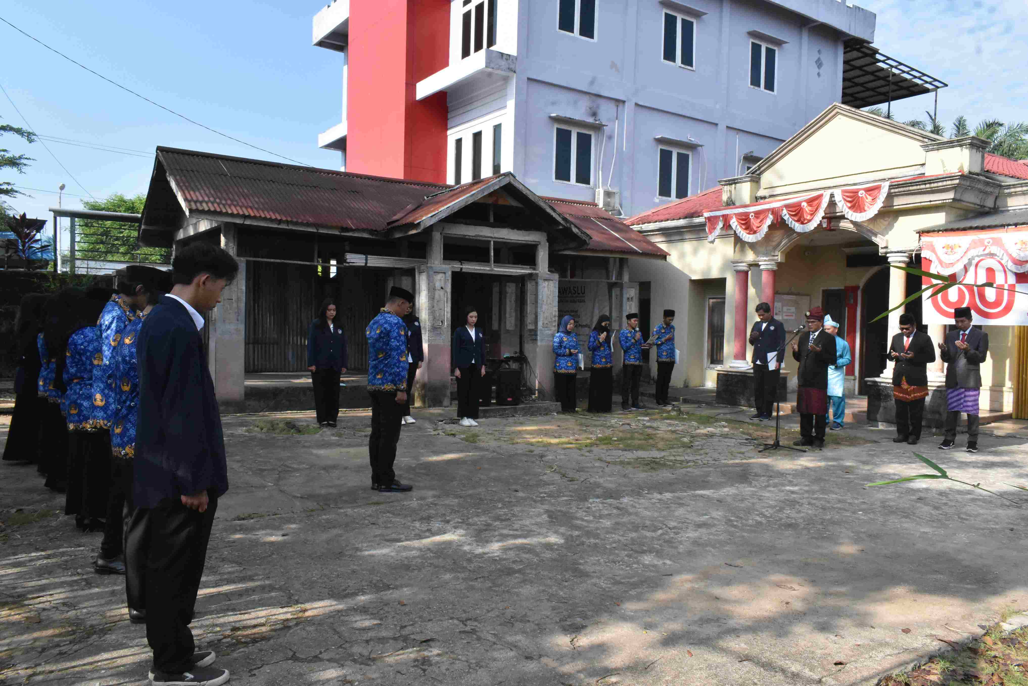 Bawaslu Kabupaten Kubu Raya Gelar Upacara Peringatan HUT ke-80 Republik Indonesia