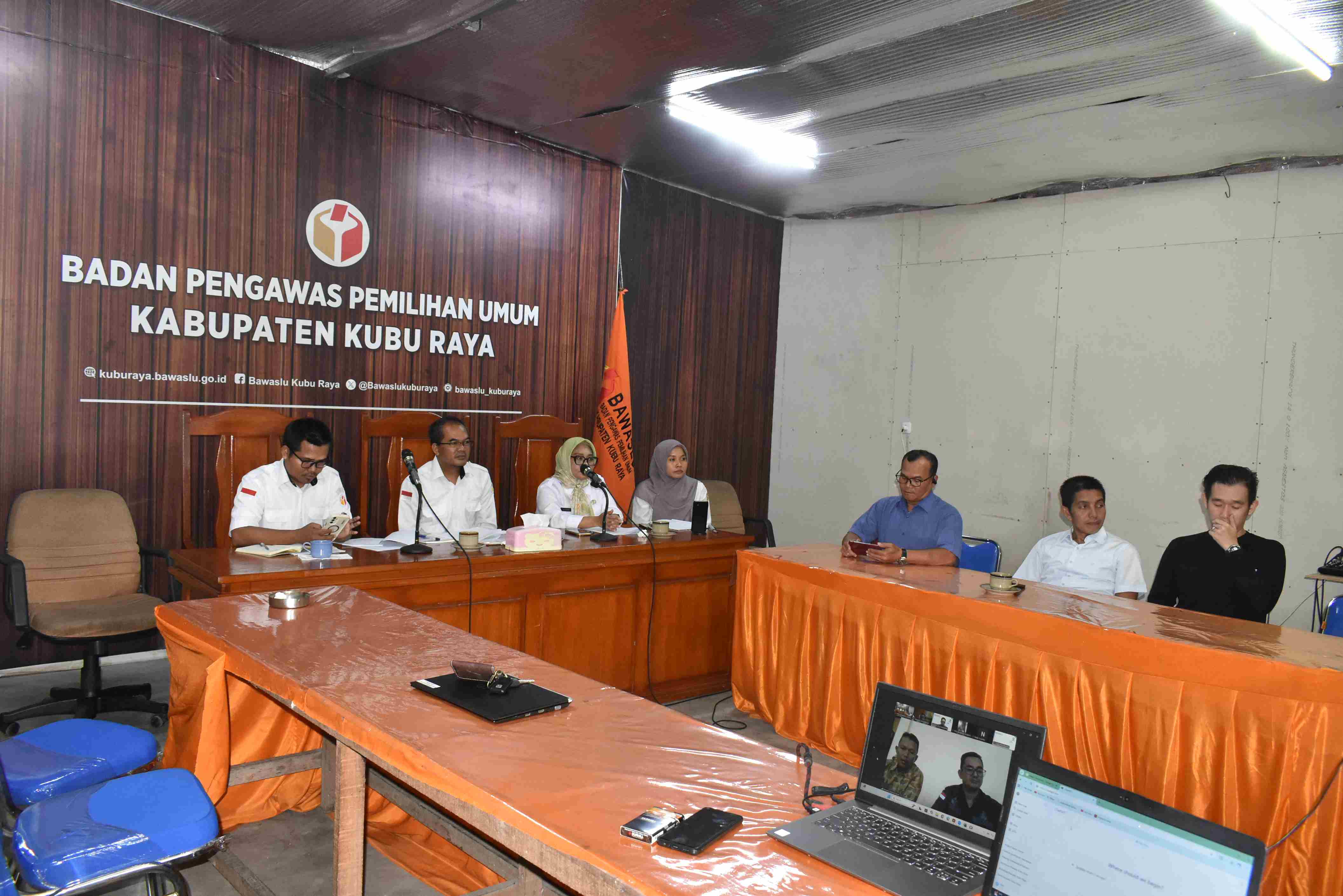 Bawaslu Kubu Raya Masuk 3 Besar SAQ Keterbukaan Informasi Publik 2025 se-Kalimantan Barat