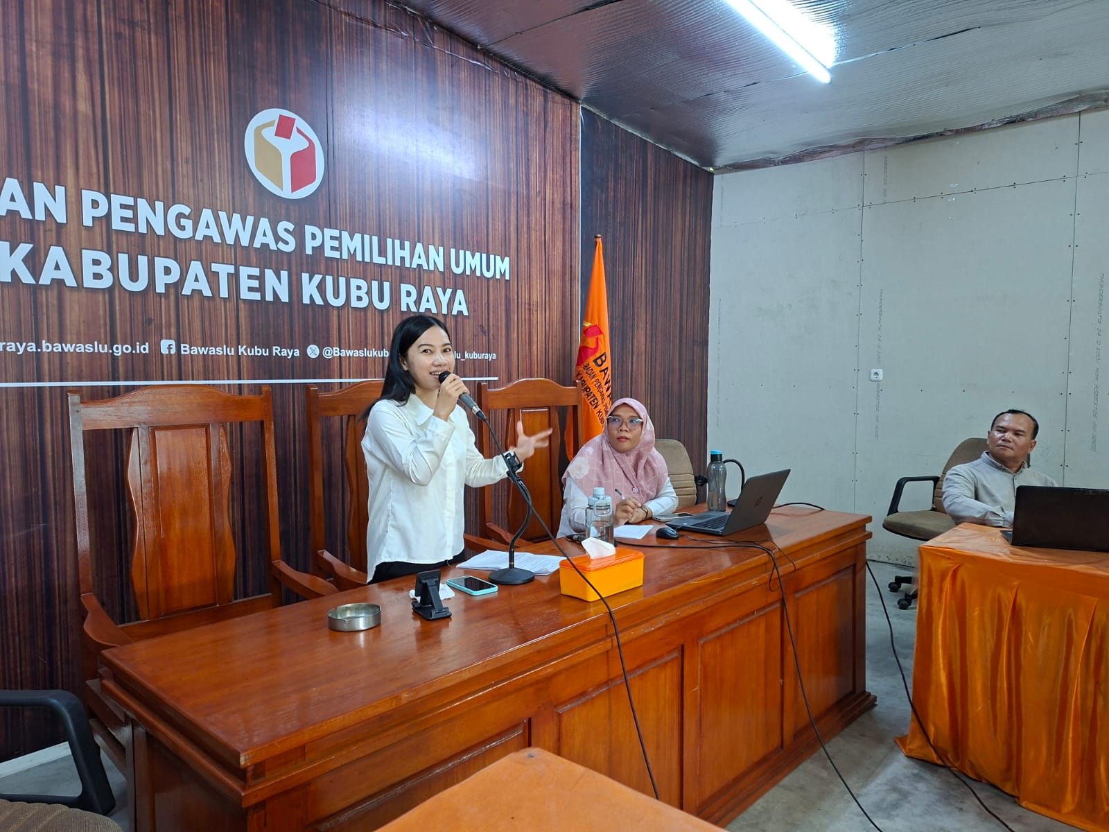 Bawaslu Kubu Raya Gelar Disco Wednesday Talk ke-II, Bahas Pendidikan Pemilih Secara Interaktif