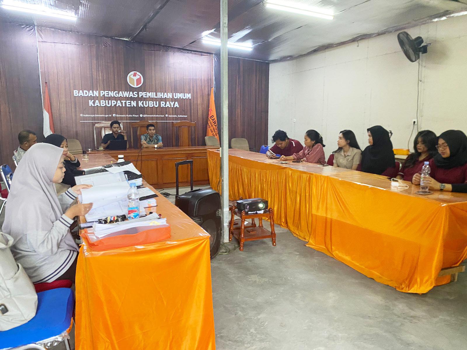 Bawaslu Kubu Raya Berikan Pembekalan Kepada Mahasiswa Magang Fakultas Hukum Universitas Tanjungpura Pontianak