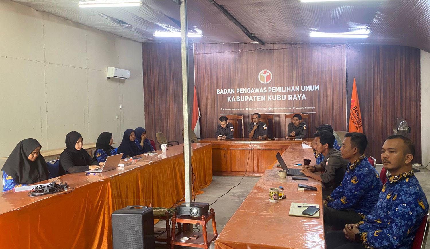 Bawaslu Kubu Raya Gelar Rapat Awal Pekan Bahas Evaluasi, Penguatan Kinerja, dan Rencana Program Kerja