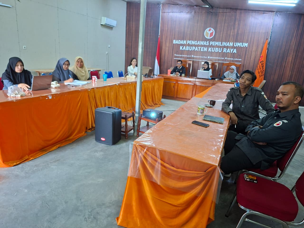 Penguatan SDM Pengawas Pemilu, Bawaslu Kubu Raya Laksanakan Sosialisasi Regulasi Perjalanan Dinas