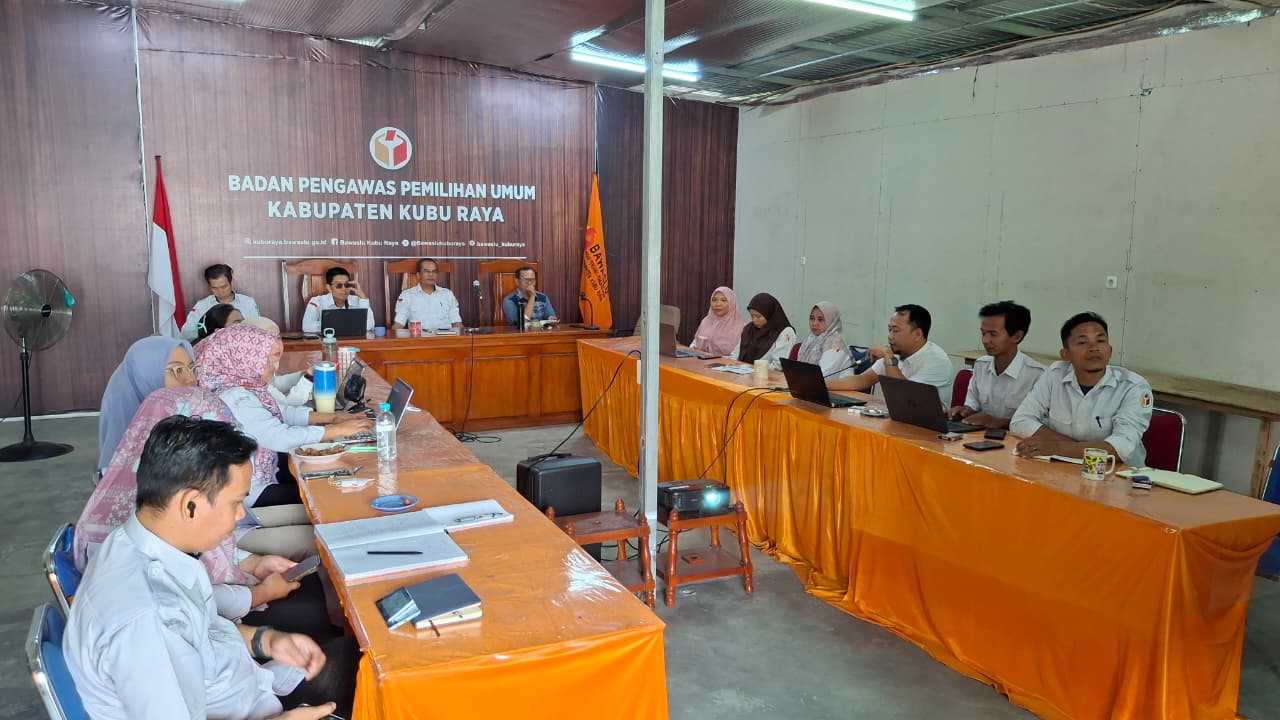 Bawaslu Kubu Raya Gelar Rapat Rutin Bahas Program Kerja dan Evaluasi Kinerja