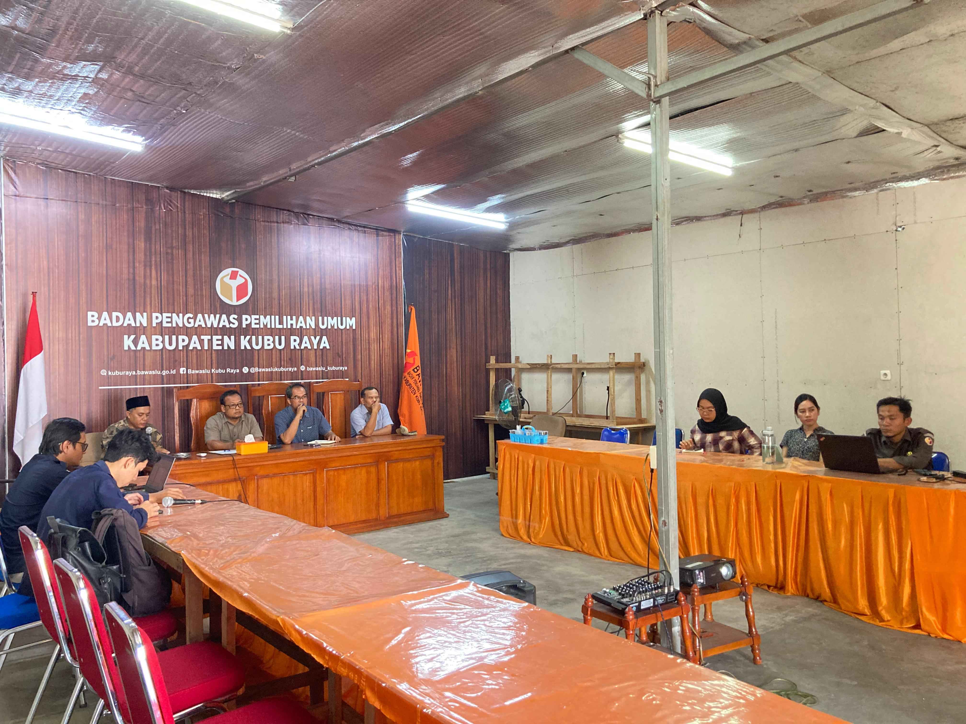 Perkuat Sinergi Pengawasan, Bawaslu Kubu Raya Terima Koordinasi KPU Terkait Pelaksanaan Coktas TW I Tahun 2026 