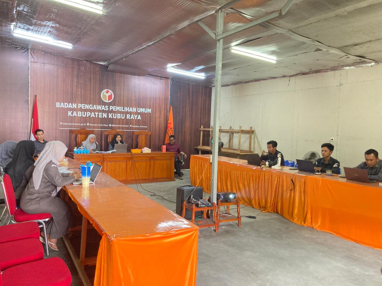 Tingkatkan Kualitas Pelayanan, Bawaslu Kubu Raya Gelar Diskusi Keterbukaan Informasi Publik