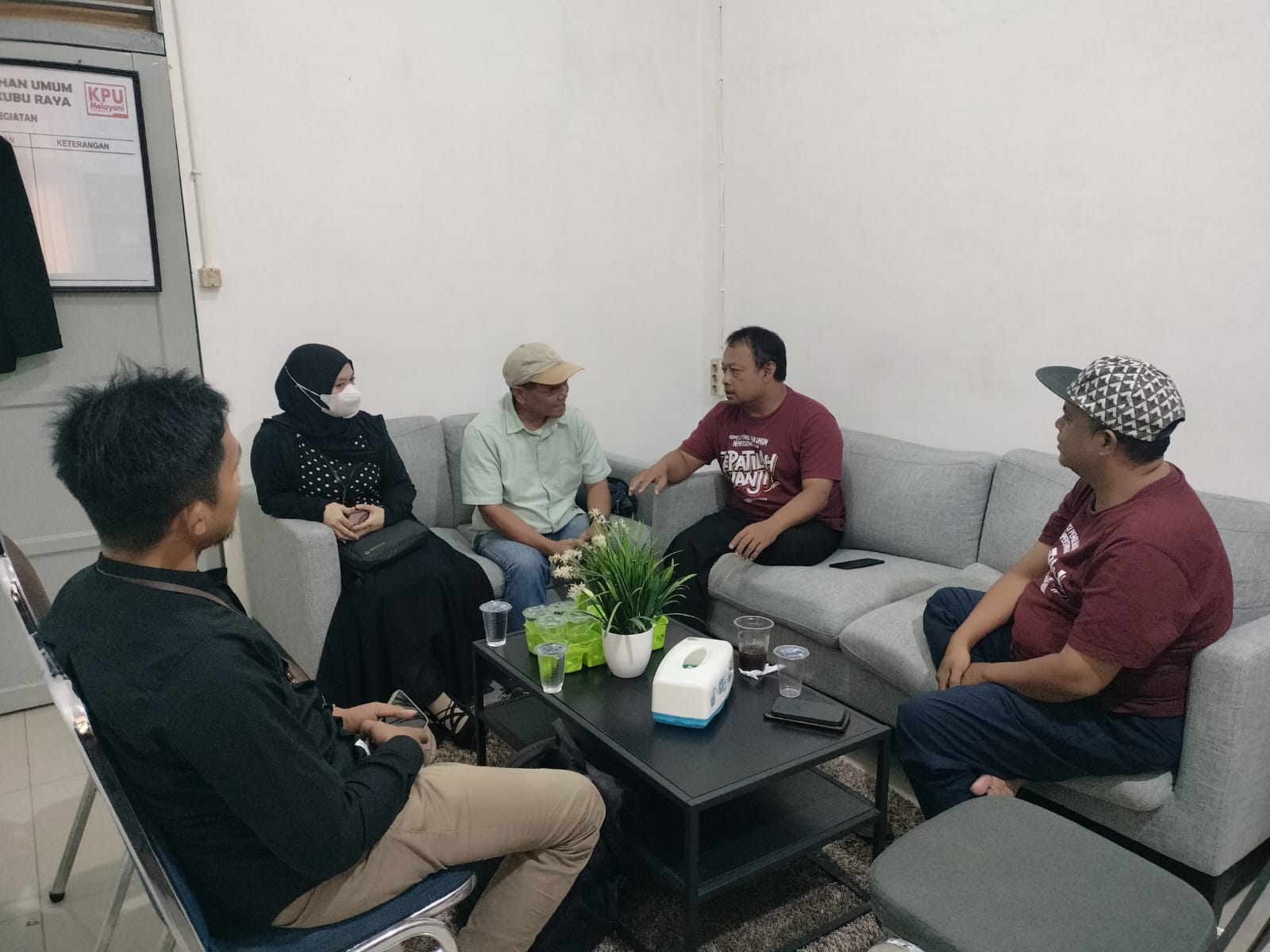 Bawaslu Kubu Raya melakukan Koordinasi terkait Pemutakhiran Data Pemilih Berkelanjutan (PDPB) serta pemetaan kerawanan Tempat Pemungutan Suara (TPS)