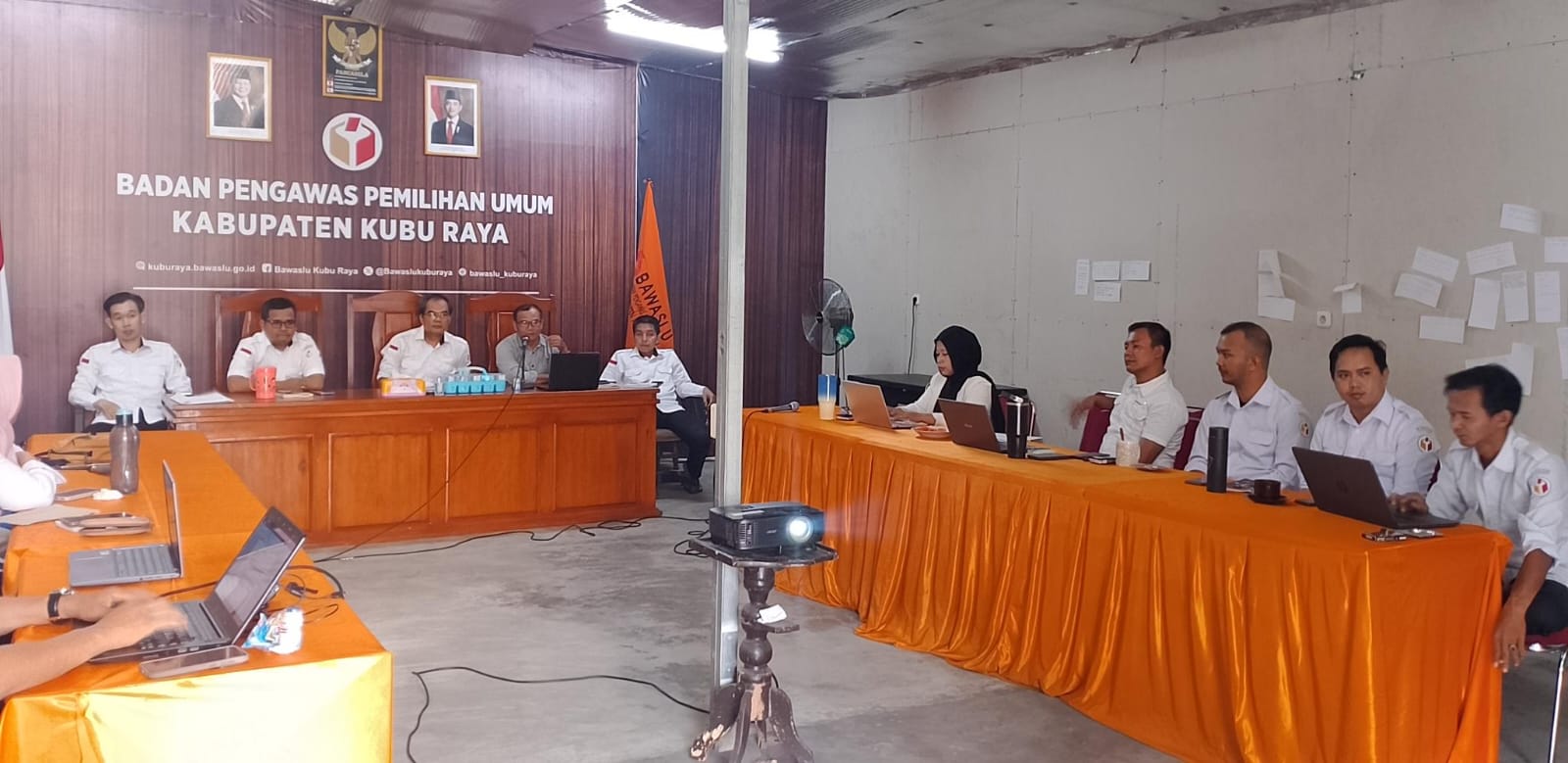 Bawaslu Kabupaten Kubu Raya Gelar Rapat Rutin Bahas Efektivitas Pelaksanaan Tugas Tiap Divisi