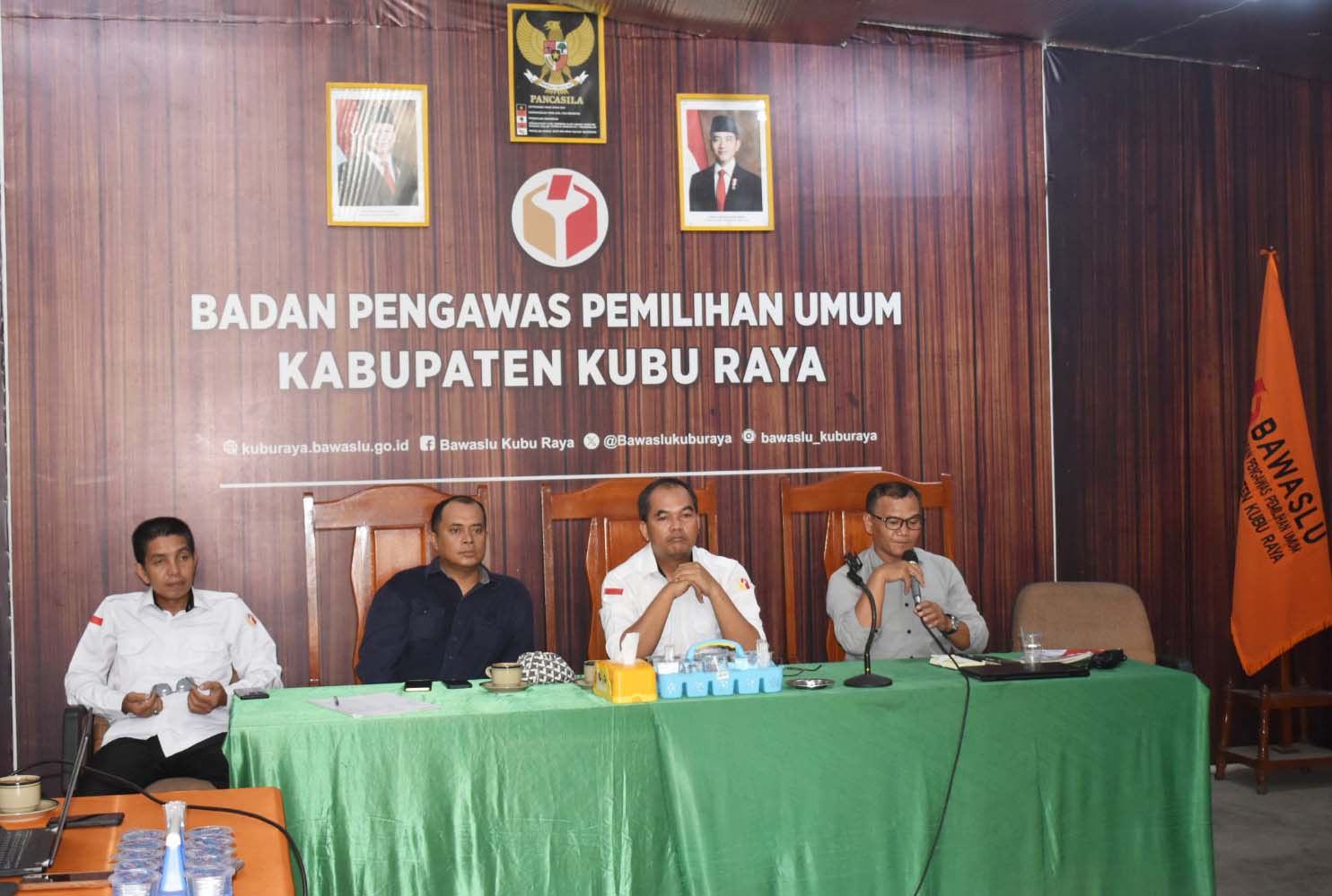 Bawaslu Kubu Raya Terima Koordinasi KPU Terkait Persiapan Rapat Pleno PDPB Triwulan II Tahun 2026