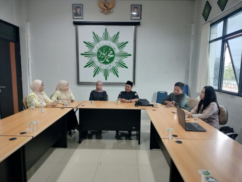Bawaslu Kubu Raya Perkuat Jaringan Pengawasan Partisipatif dan Konsolidasi Demokrasi Perempuan mengawasi Bersama Nasyiatul Aisyiyah Menjelang Pemilu dan Pemilihan tahun 2029