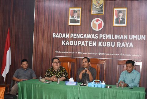 Bawaslu Kubu Raya dan Perguruan Tinggi Perkuat Kolaborasi Melalui Program Magang, Wujudkan Sinergi dalam Meningkatkan Pemahaman Mahasiswa tentang Pengawasan Pemilu