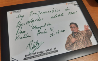 Kunjungan Kerja ke Kantor Bawaslu Kubu Raya, Rahmat Bagja: Profesionalitas dan Integritas adalah modal dasar menegakkan Keadilan Pemilu