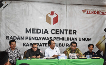 Bawaslu Kubu Raya Gelar Diskusi terarah bersama KPU Kubu Raya terkait PKPU 15 tahun 2023 tentang Kampanye Pemilihan Umum