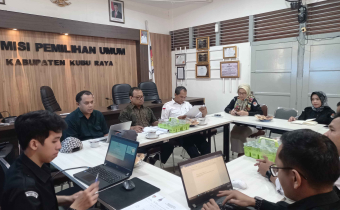 Ketua Bawaslu Kubu Raya Hadiri Rapat Koordinasi Pemutakhiran Data Pemilih Berkelanjutan