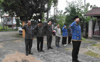 Bawaslu Kubu Raya menggelar upacara peringatan Hari Kebangkitan Nasional (Harkitnas) ke-117 yang berlangsung khidmat dan penuh semangat nasionalisme di halaman Kantor Bawaslu Kubu Raya