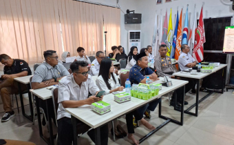 Anggota Bawaslu Kubu Raya Hadiri Rapat Pleno Pemutakhiran Data Pemilih Berkelanjutan Triwulan II Tahun 2025