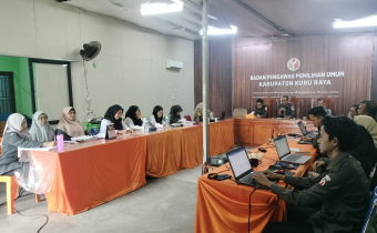 Bawaslu Kubu Raya Gelar Rapat Rutin Evaluasi Program Kerja Bulanan