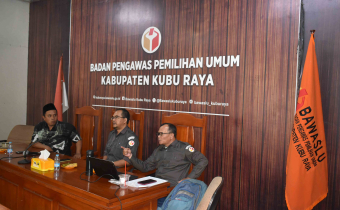 Bawaslu Kubu Raya Gelar Rapat Evaluasi Pengawasan PDPB Triwulan III
