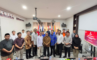 Pastikan Akurasi Data Parpol, Bawaslu Kubu Raya Lakukan Pengawasan Pemutakhiran Data Partai Politik Semester II Tahun 2025 di KPU Kubu Raya