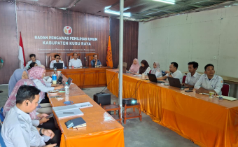 Bawaslu Kubu Raya Gelar Rapat Rutin Bahas Program Kerja dan Evaluasi Kinerja