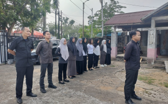 Ketua Bawaslu Kubu Raya Encep Endan Tekankan Disiplin dan Kinerja dalam Apel Rutin