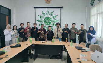 Bawaslu Kubu Raya Kunjungan Konsolidasi Demokrasi dengan Pemuda Muhammadiyah Kubu Raya Perkuat pengembangan Pengawasan Partisipatif