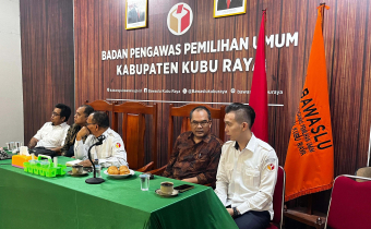 Bawaslu Kubu Raya Terima Kunjungan KPU Bahas Persiapan Pleno PDPB Triwulan III Tahun 2026