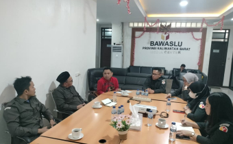 Perkuat Koordinasi, Bawaslu Kubu Raya Konsultasi ke Bawaslu Kalbar Bahas Kehumasan hingga PDPB